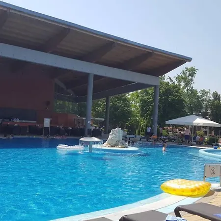 Azur Port Wellness Apartman Siofok